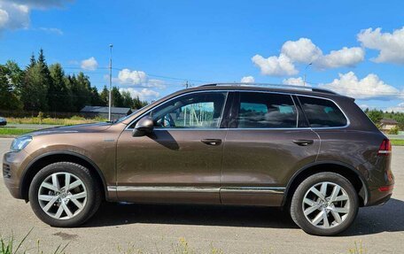 Volkswagen Touareg III, 2013 год, 1 890 000 рублей, 2 фотография
