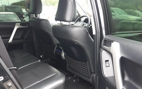 Toyota Land Cruiser Prado 150 рестайлинг 2, 2021 год, 5 200 000 рублей, 11 фотография