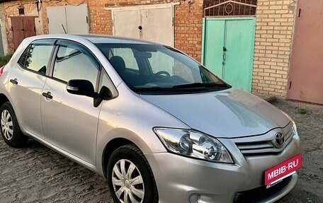 Toyota Auris II, 2010 год, 1 090 000 рублей, 2 фотография