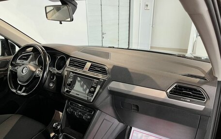 Volkswagen Tiguan II, 2017 год, 1 999 000 рублей, 12 фотография