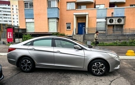 Hyundai Sonata VI, 2010 год, 914 000 рублей, 3 фотография