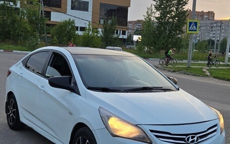 Hyundai Solaris II рестайлинг, 2014 год, 580 000 рублей, 2 фотография