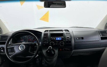 Volkswagen Transporter T5 рестайлинг, 2004 год, 835 000 рублей, 9 фотография