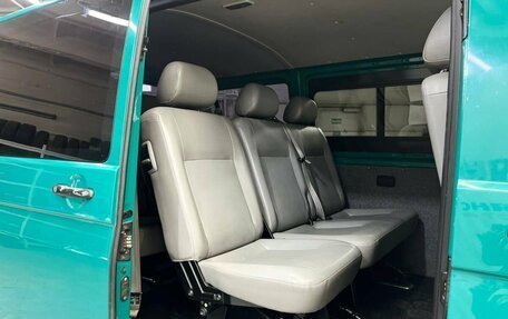 Volkswagen Transporter T5 рестайлинг, 2004 год, 835 000 рублей, 15 фотография