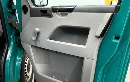 Volkswagen Transporter T5 рестайлинг, 2004 год, 835 000 рублей, 23 фотография