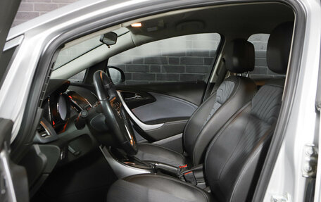 Opel Astra J, 2013 год, 950 000 рублей, 10 фотография
