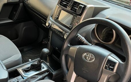 Toyota Land Cruiser Prado 150 рестайлинг 2, 2010 год, 3 500 000 рублей, 5 фотография