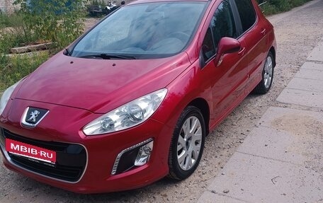 Peugeot 308 II, 2011 год, 550 000 рублей, 2 фотография
