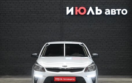 KIA Rio IV, 2018 год, 1 350 000 рублей, 2 фотография