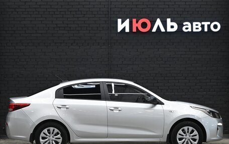 KIA Rio IV, 2018 год, 1 350 000 рублей, 8 фотография