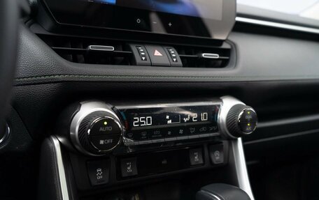 Toyota RAV4, 2025 год, 4 350 000 рублей, 24 фотография