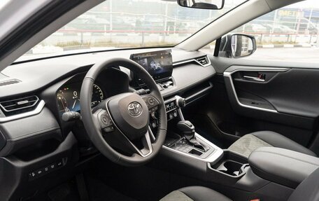 Toyota RAV4, 2025 год, 4 350 000 рублей, 17 фотография