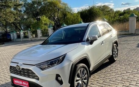 Toyota RAV4, 2022 год, 4 500 000 рублей, 1 фотография