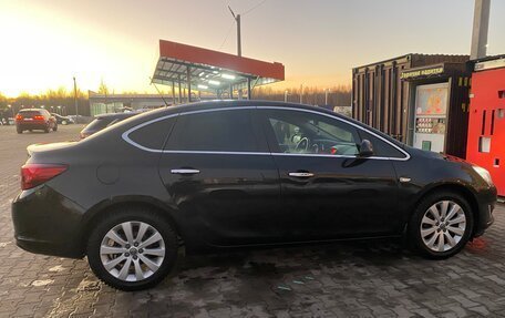 Opel Astra J, 2013 год, 800 000 рублей, 5 фотография