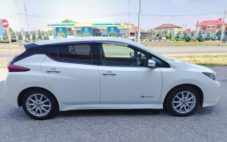 Nissan Leaf II, 2017 год, 1 490 000 рублей, 4 фотография