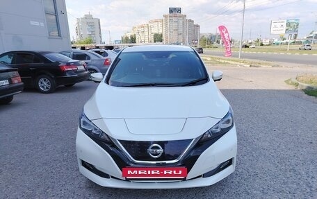 Nissan Leaf II, 2017 год, 1 490 000 рублей, 2 фотография