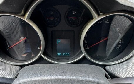 Chevrolet Cruze II, 2010 год, 500 000 рублей, 6 фотография