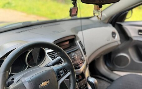 Chevrolet Cruze II, 2010 год, 500 000 рублей, 3 фотография