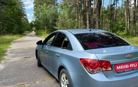 Chevrolet Cruze II, 2010 год, 500 000 рублей, 2 фотография