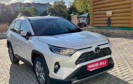 Toyota RAV4, 2022 год, 4 500 000 рублей, 9 фотография