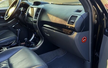 Toyota Land Cruiser Prado 120 рестайлинг, 2008 год, 2 098 000 рублей, 2 фотография