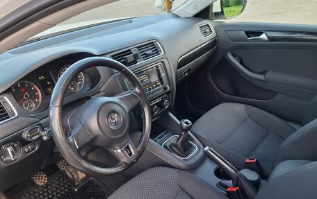 Volkswagen Jetta VI, 2011 год, 790 000 рублей, 10 фотография