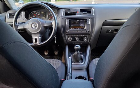 Volkswagen Jetta VI, 2011 год, 790 000 рублей, 11 фотография