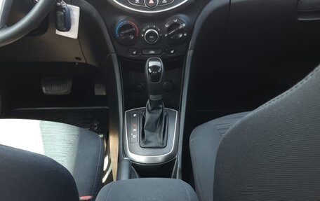 Hyundai Solaris II рестайлинг, 2015 год, 999 000 рублей, 16 фотография