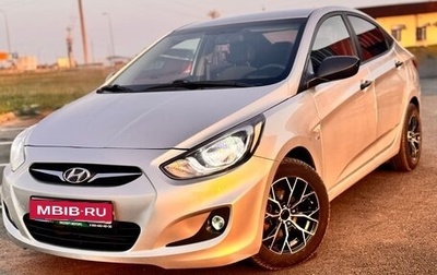 Hyundai Solaris II рестайлинг, 2013 год, 880 000 рублей, 1 фотография