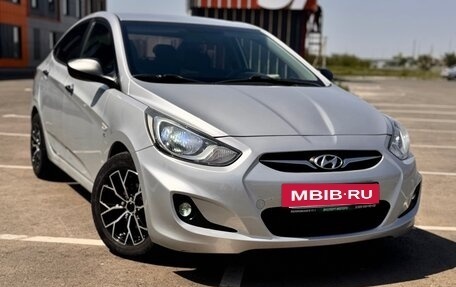 Hyundai Solaris II рестайлинг, 2013 год, 880 000 рублей, 8 фотография
