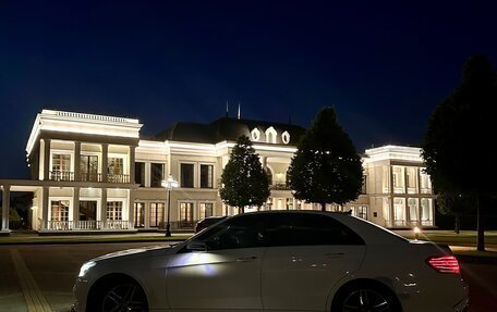 Mercedes-Benz E-Класс, 2015 год, 3 500 000 рублей, 18 фотография