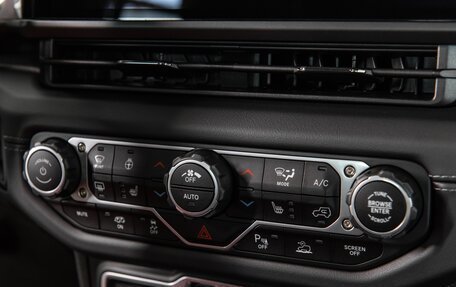 Jeep Wrangler, 2024 год, 15 990 000 рублей, 28 фотография