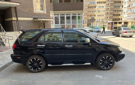 Lexus RX IV рестайлинг, 2000 год, 930 000 рублей, 2 фотография