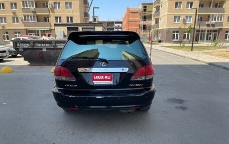 Lexus RX IV рестайлинг, 2000 год, 930 000 рублей, 8 фотография