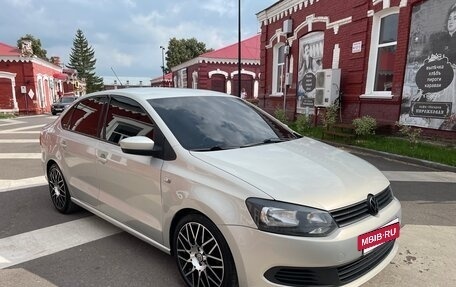 Volkswagen Polo VI (EU Market), 2011 год, 619 000 рублей, 3 фотография