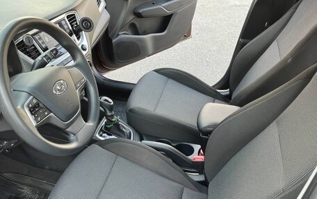 Hyundai Solaris II рестайлинг, 2021 год, 1 700 000 рублей, 13 фотография