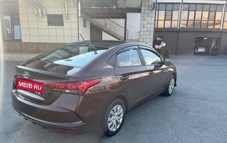 Hyundai Solaris II рестайлинг, 2021 год, 1 700 000 рублей, 5 фотография