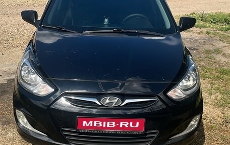Hyundai Solaris II рестайлинг, 2012 год, 800 000 рублей, 1 фотография