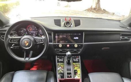 Porsche Macan I рестайлинг, 2022 год, 4 784 500 рублей, 6 фотография