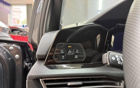 Volkswagen Golf GTI, 2021 год, 3 025 000 рублей, 9 фотография