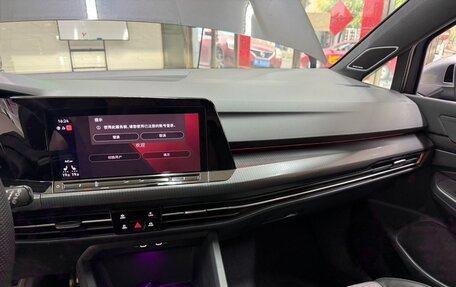 Volkswagen Golf GTI, 2021 год, 3 025 000 рублей, 12 фотография