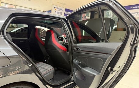 Volkswagen Golf GTI, 2021 год, 3 025 000 рублей, 22 фотография