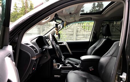 Toyota Land Cruiser Prado 150 рестайлинг 2, 2018 год, 5 250 000 рублей, 12 фотография