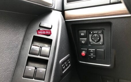 Toyota Land Cruiser Prado 150 рестайлинг 2, 2018 год, 5 250 000 рублей, 14 фотография