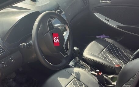 Hyundai Solaris II рестайлинг, 2012 год, 800 000 рублей, 7 фотография