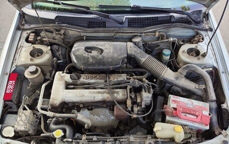 Nissan Primera II рестайлинг, 1992 год, 335 000 рублей, 16 фотография