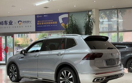 Volkswagen Tiguan II, 2022 год, 2 775 000 рублей, 4 фотография