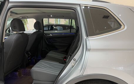 Volkswagen Tiguan II, 2022 год, 2 775 000 рублей, 18 фотография