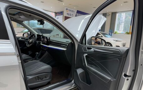 Volkswagen Tiguan II, 2022 год, 2 775 000 рублей, 21 фотография