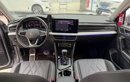 Volkswagen Tiguan II, 2022 год, 2 775 000 рублей, 20 фотография